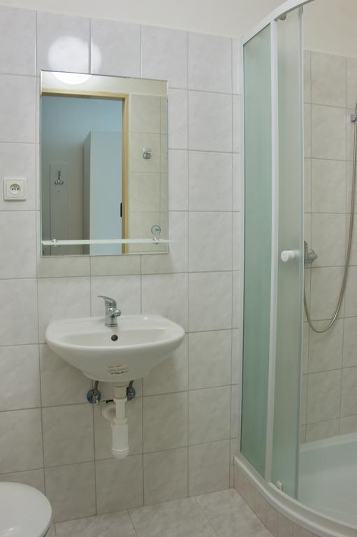 Centrum Ubytovani Břeclav Стая снимка